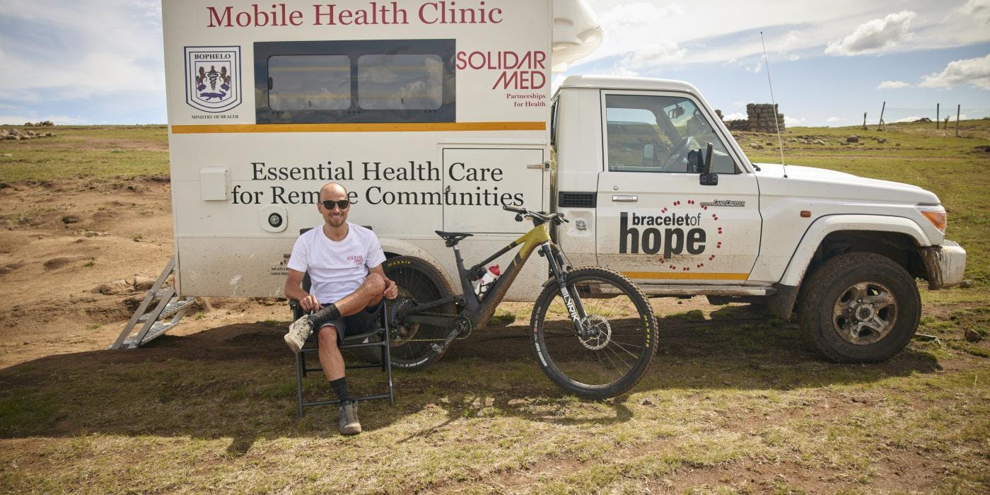 Nino Schurter macht eine Pause